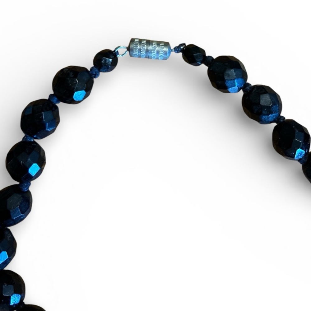 Vintage Black Multifaceted Beaded Necklace - Picture 3 of 3